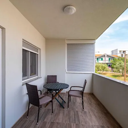 Апартаменты My Dalmatia - Blagdan Two With Private Parking *